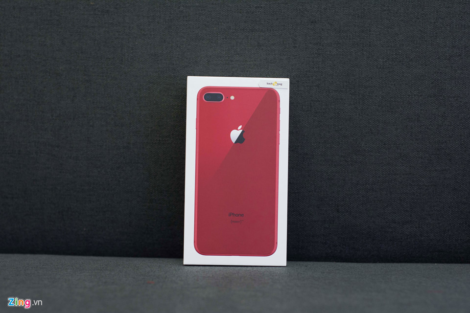 iPhone 8 Plus màu đỏ đầu tiên về VN, giá từ 20,5 triệu đồng
